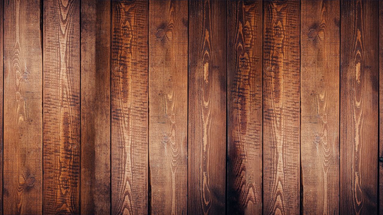 Nie do odróżnienia! Jak imitacja drewna na elewacji odmieni wygląd Twojego domu